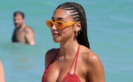 La exnovia de Justin Bieber se lleva 'todas las miradas' en Miami con bikini rojo