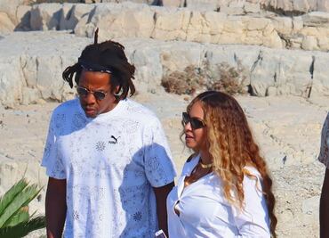 Beyoncé luce su silueta con diminuta falda negra en Cannes