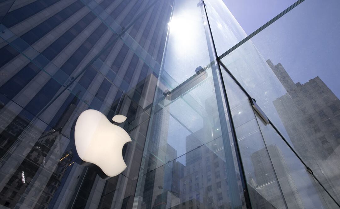 Apple prohíbe a sus trabajadores usar chatbots de inteligencia artificial como ChatGPT. AP