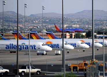 Acusan a aerolínea de racismo por expulsar a afroamericanos de avión