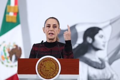 Sheinbaum impulsa impuesto a refrescos y asegura que el exceso de azúcar daña la salud de los mexicanos