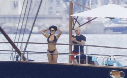 Lauren Sánchez se luce con bikini negro en el yate de lujo de su prometido Jeff Bezos