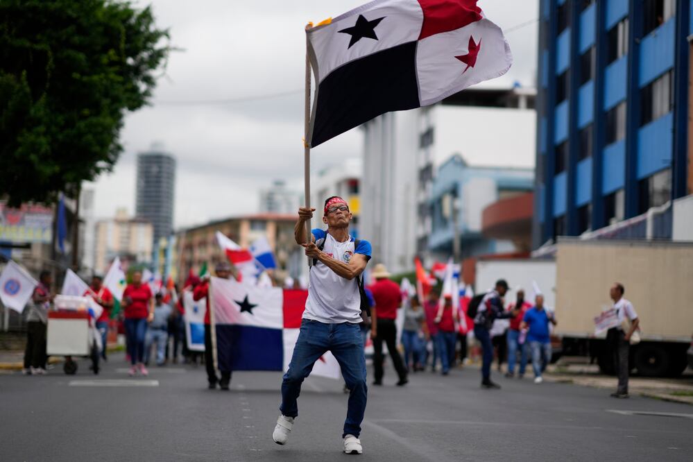 Un hombre mató a tiros este martes a dos manifestantes que participaban en un bloqueo en localidad de Panamá. (AP Foto/Arnulfo Franco)