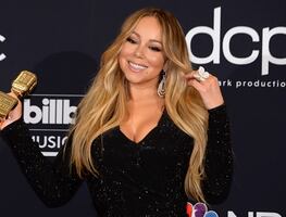 Mariah Carey se convierte en la Jessica Rabbit perfecta con vestido rojo para Halloween