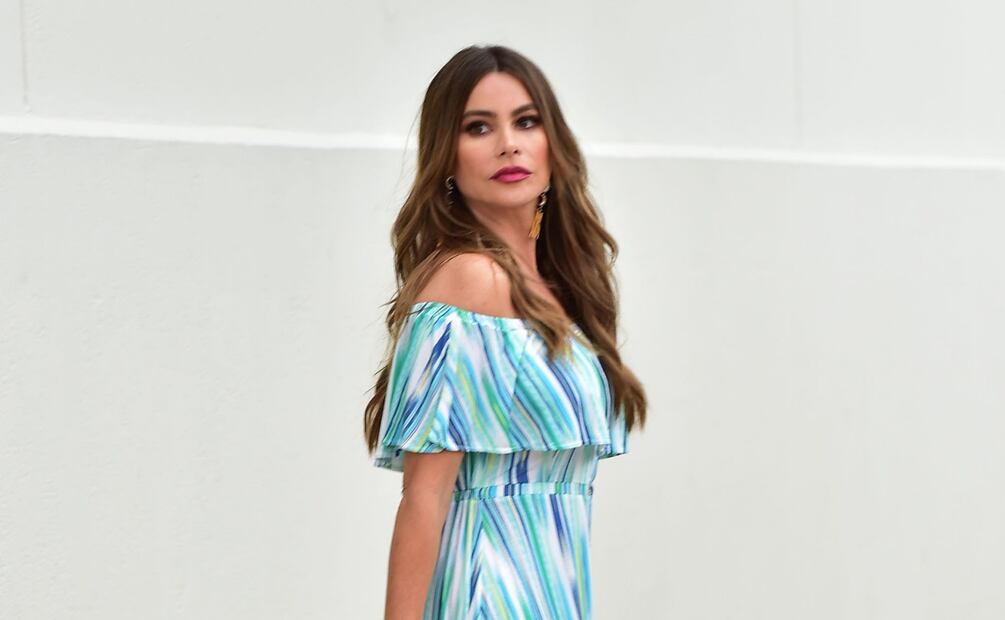 Sofía Vergara presume figura en crop top con transparencias