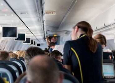 Cosas que los asistentes de vuelo desean que evites hacer