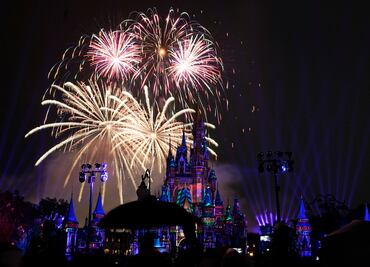 La frase que eliminó Disney World de su show de fuegos artificiales