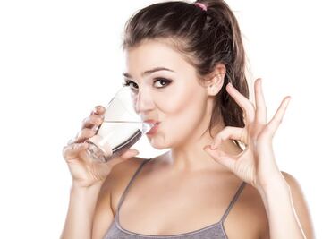 ¿Cómo beber ocho vasos de agua al día previene la insuficiencia cardíaca?