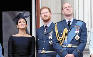 Príncipe William se prepara para el trono y su primera orden será retirar títulos reales a Harry y Meghan, aseguran 