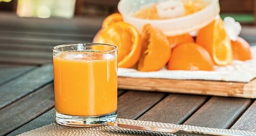 Beber jugo de frutas a diario aumenta el riesgo de muerte 