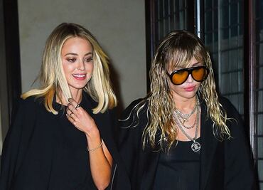 Miley Cyrus y su novia arrasan con atuendos braless y de cuero en NY