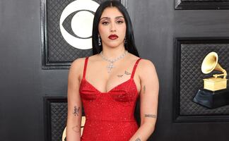 Hija de Madonna ‘roba miradas’ con el minivestido rojo más pequeño en pasarela