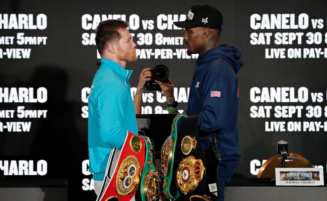 El Canelo Álvarez se pronuncia listo y poderoso para la pelea contra Charlo. Foto: AP