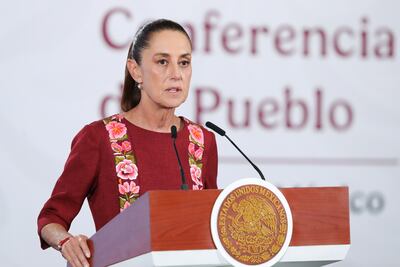 Sheinbaum resta importancia a medida de Trump que pone bajo lupa las remesas. Esto dice del envío de dinero