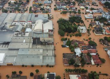 Van 76 muertos por las devastadoras inundaciones en el sur de Brasil