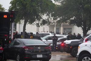 Tiroteo en centro de detención de ICE en Dallas deja un muerto y dos heridos