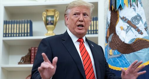 Avanza la investigación del "impeachment" mientras Trump sigue desafiante
