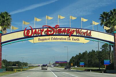 Visitantes de Disney World quedan varados en la nueva atracción ‘Skyliner’