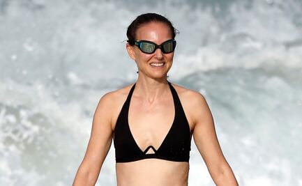 Natalie Portman y el diminuto bikini negro con el que lució un abdomen de impacto