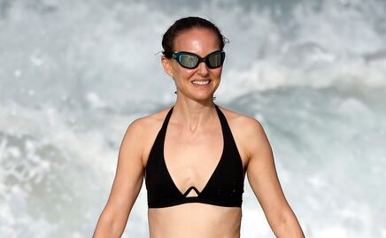 Natalie Portman y el diminuto bikini negro con el que lució un abdomen de impacto