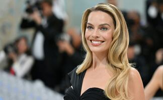Margot Robbie posa como Barbie en exclusiva sesión fotográfica para Vogue