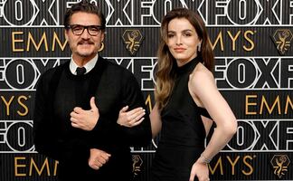 Ella es Lux, la hermana de Pedro Pascal que deslumbró en los Emmys 2024 con espectacular vestido negro