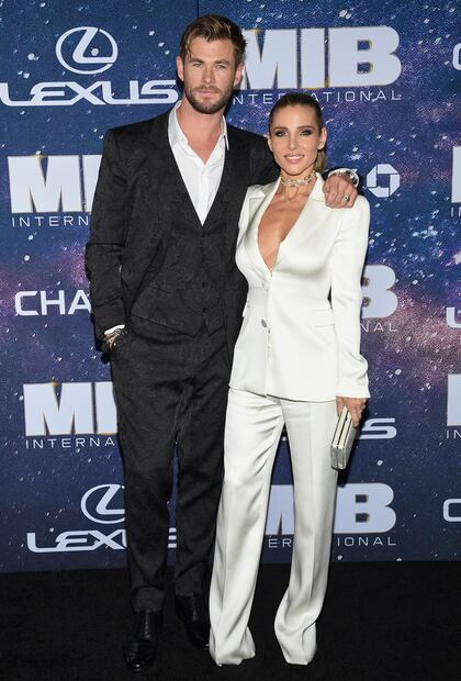 Elsa Pataky arrasa con blazer braless junto a Chris Hemsworth
