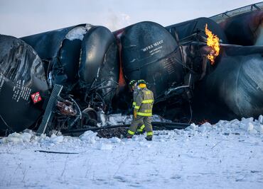 Descarrila tren con etanol en Raymond, Minnesota; ordenan evacuaciones masivas