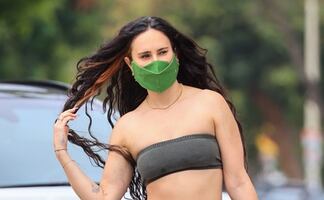 El microbikini con lila con el que lució su silueta la hija de Demi Moore