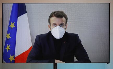 Macron, con tos, cansancio y fiebre; se aisló fuera del Elíseo