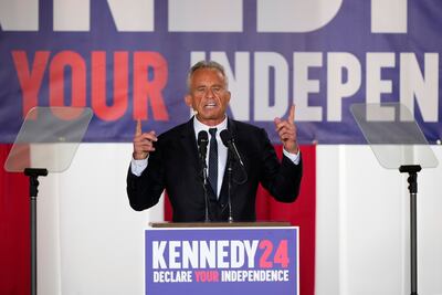 Sobrino de Kennedy se lanza como candidato independiente a la presidencia; "es peligroso", dicen sus hermanos