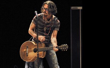 Johnny Depp sorprende en show junto a Jeff Beck en Inglaterra (video)