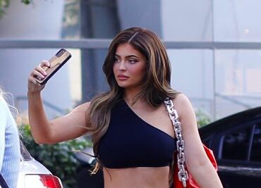 Kylie Jenner ‘enciende’ las redes con minivestido de lentejuelas