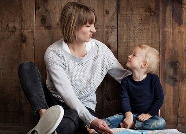 Beneficios que atraen a madres trabajadoras a un nuevo empleo
