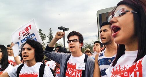 Presenta Nancy Pelosi propuesta de ley para beneficiar a 700 mil "dreamers"