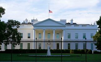 Tiroteo cerca de la Casa Blanca: Mueren dos miembros de la Guardia Nacional  ¿Estaba Trump?