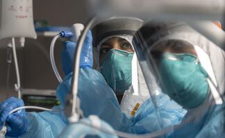 Niño de 9 años muere por Covid-19 en Chicago; aumentan contagios 