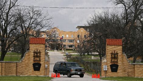 Los CDC sugieren funerales 'streaming' durante cuarentena