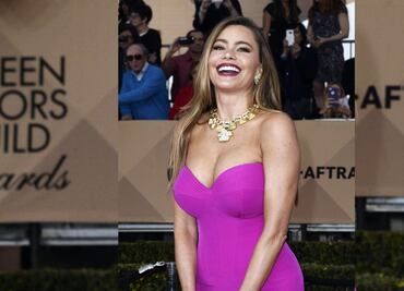 Sofía Vergara se quita el top y recibe el verano con su bikini negro más diminuto a los 50