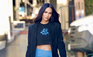 Megan Fox y la minifalda azul que lució en calles de California