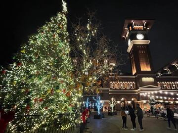 Desfile, castillos de hielo, luces: conoce Grapevine, la capital de la Navidad en Texas