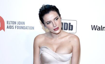 Bella Thorne desborda sensualidad con top de mezclilla y su falda más diminuta