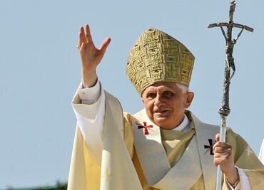 Murió el papa emérito Benedicto XVI a los 95 años: causa y reacciones
