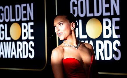 Scarlett Johansson luce su vestido más sensual en los Golden Globes
