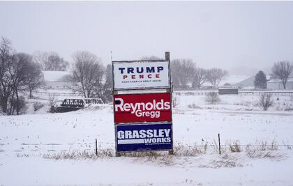 Tormenta de nieve paraliza regiones cruciales previo a las Primarias en Iowa