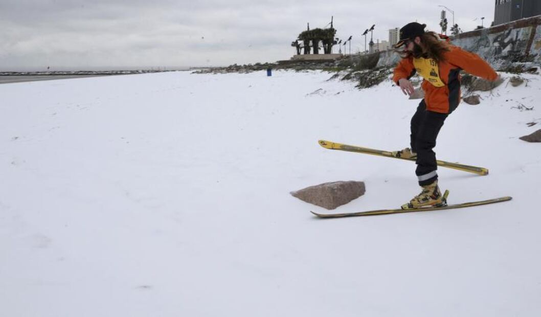 ¡Insólito! Las fotos de la nieve en la playa de Galveston, Texas