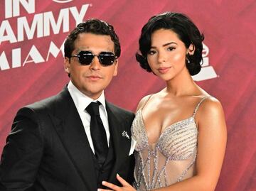 Ángela Aguilar se ríe del tamaño de Christian Nodal: "está chiquito"