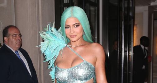 Kylie Jenner arrasa con vestido transparente al estilo 'sirena' 
