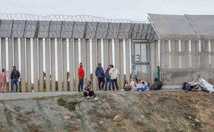 Más de 1,500 migrantes cruzan la frontera México-EU en una noche