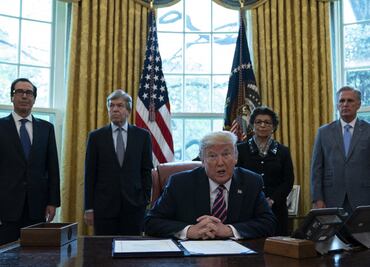 Trump llama a los gobernadores a abrir lugares de culto